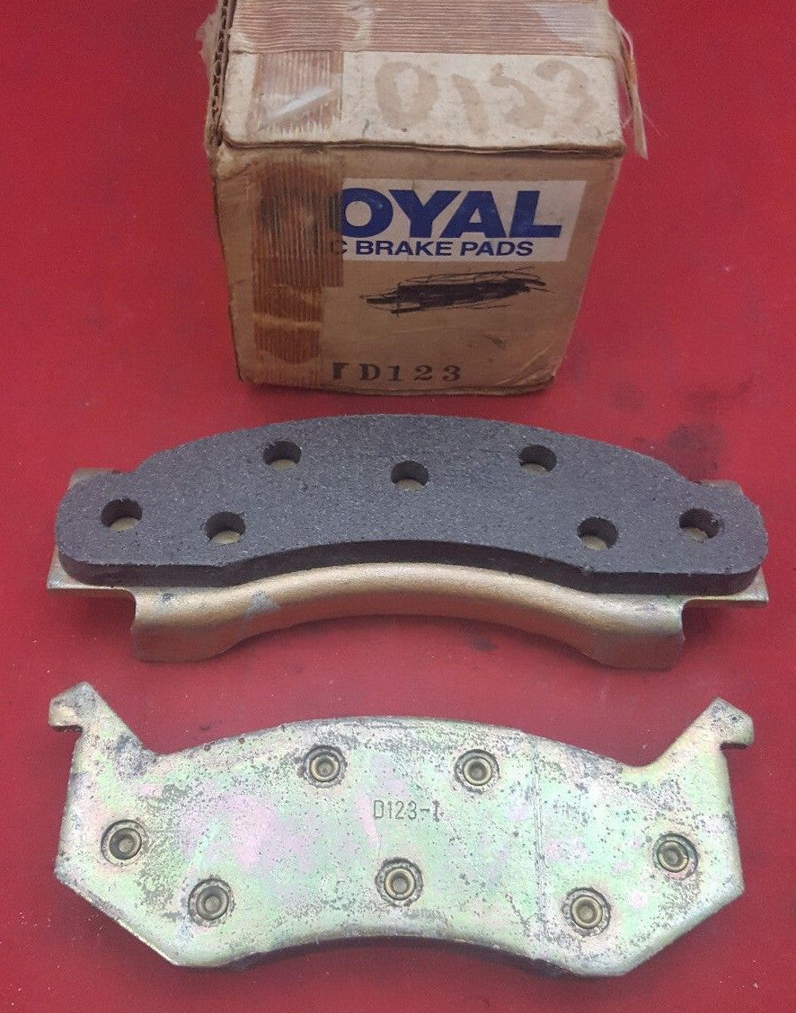 NOS Royal D123 NEWTEK Disc Brake Pads Front