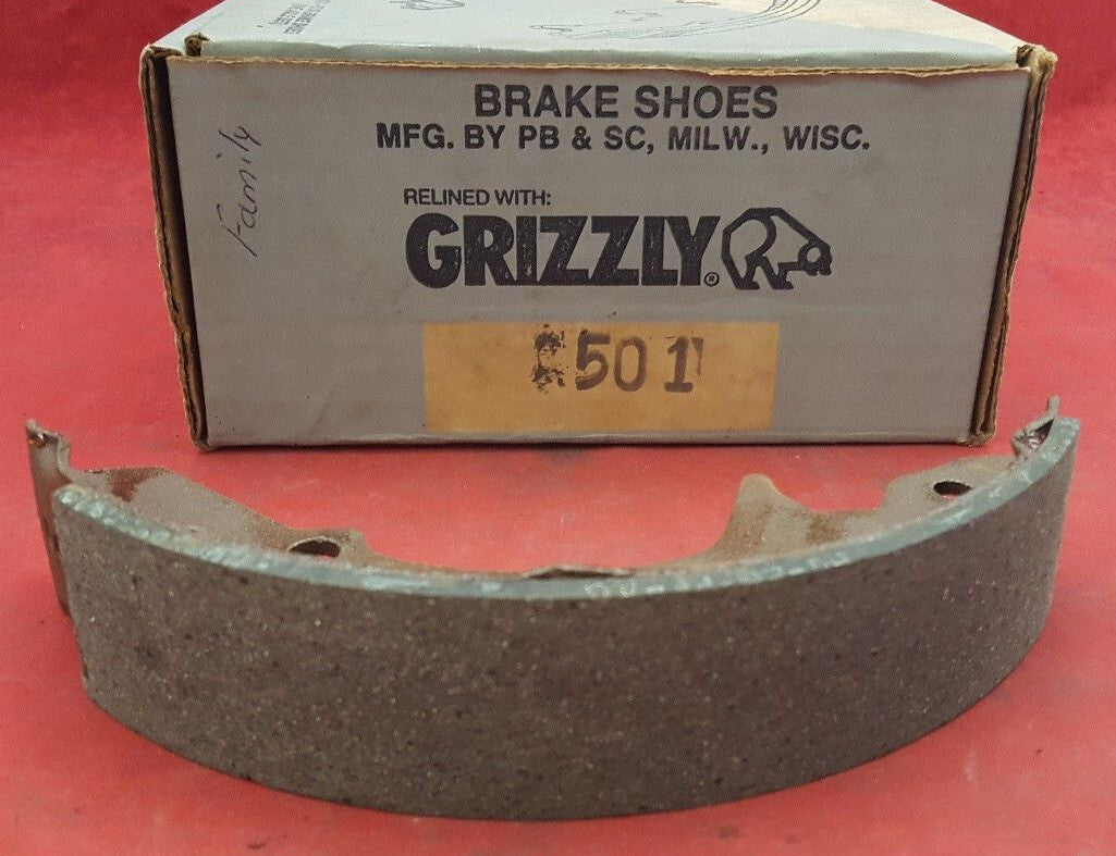 NOS Grizzly 501 Refined Brake Shoes One Axle Set