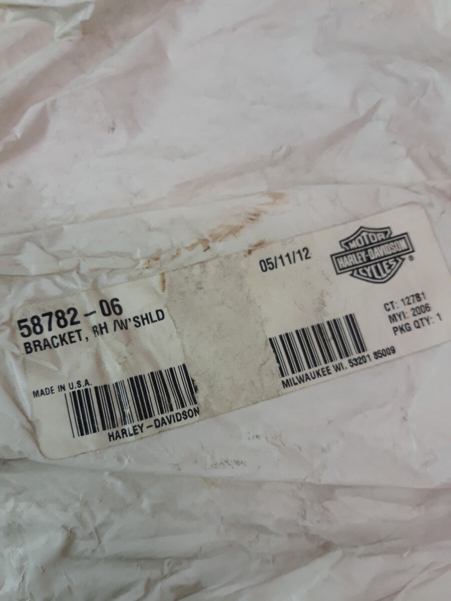NEW HARLEY DAVIDSON Right Windshield Bracket Part# 58782-06