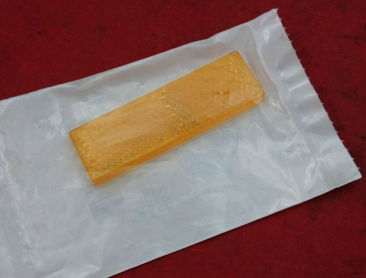 New Harley Davidson Fender Reflector / 59253-87 / Amber