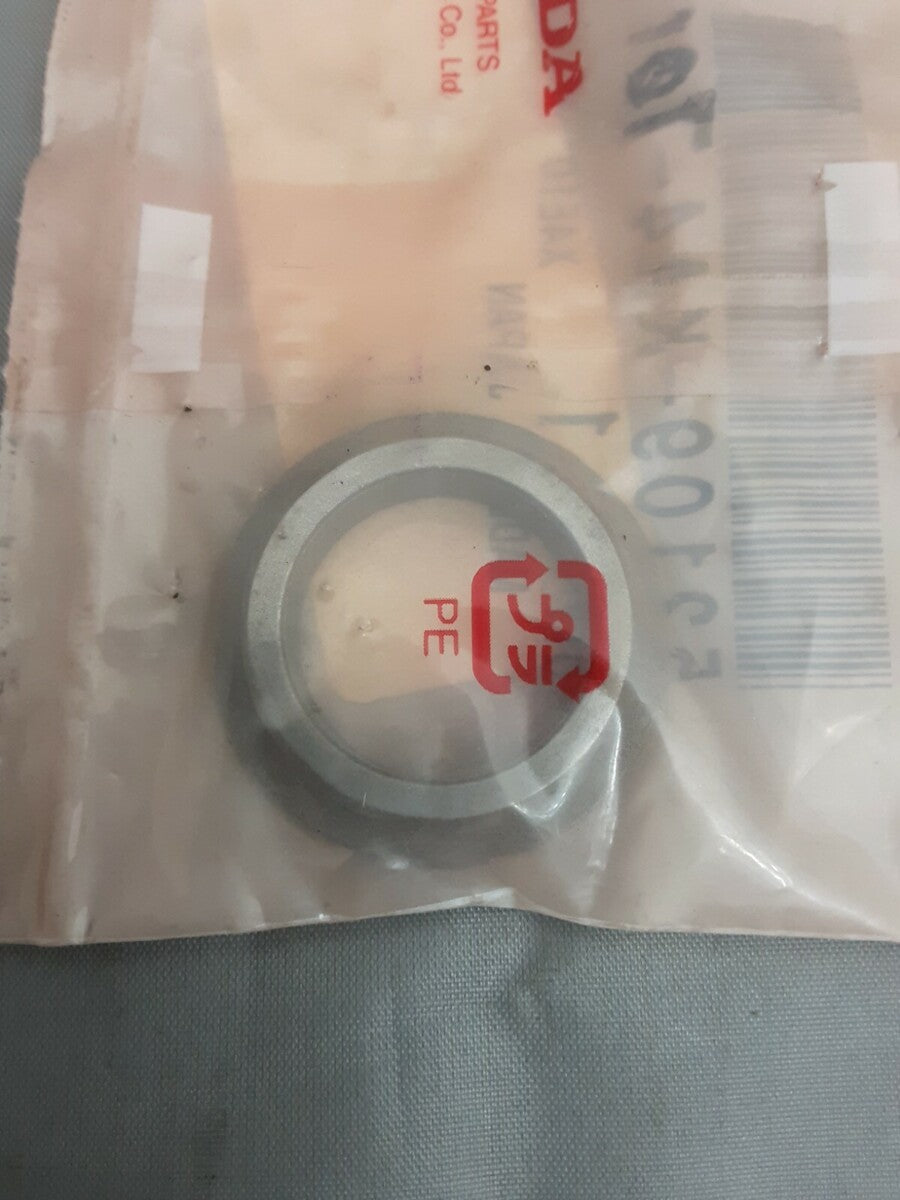 NEW GENUINE HONDA 52109-KA4-701 BUSH, PIVOT THRUST TRX400X TRX450ER