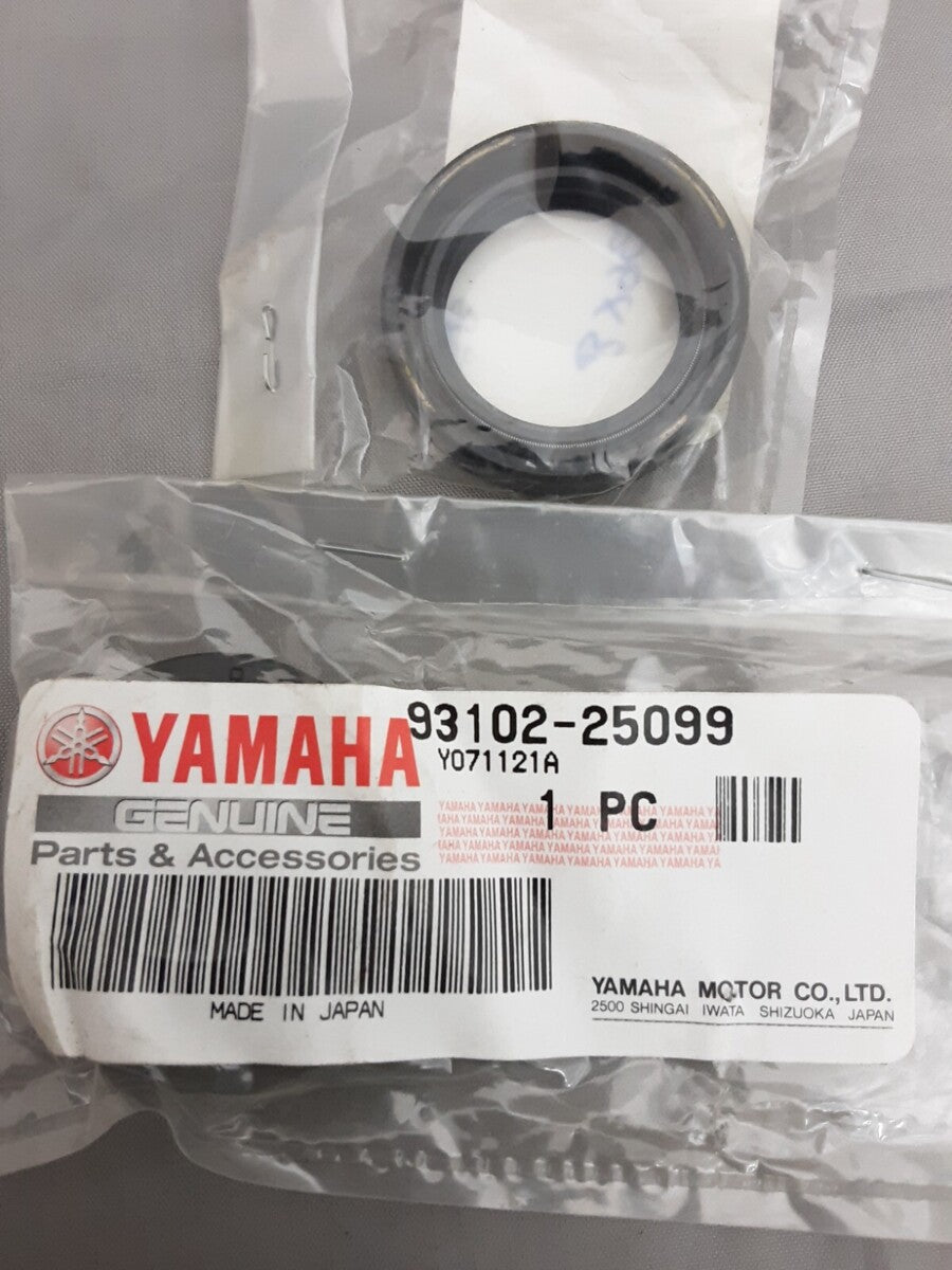 NEW GENUINE YAMAHA 93102-25099 QTY2 OIL SEAL Banshee YFZ350 BigBear YFM350 87-21