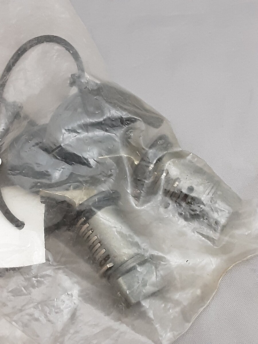 NEW GENUINE BMW 51257688567 LOCKS SET CASE/TOP CASE K25 K72 K255