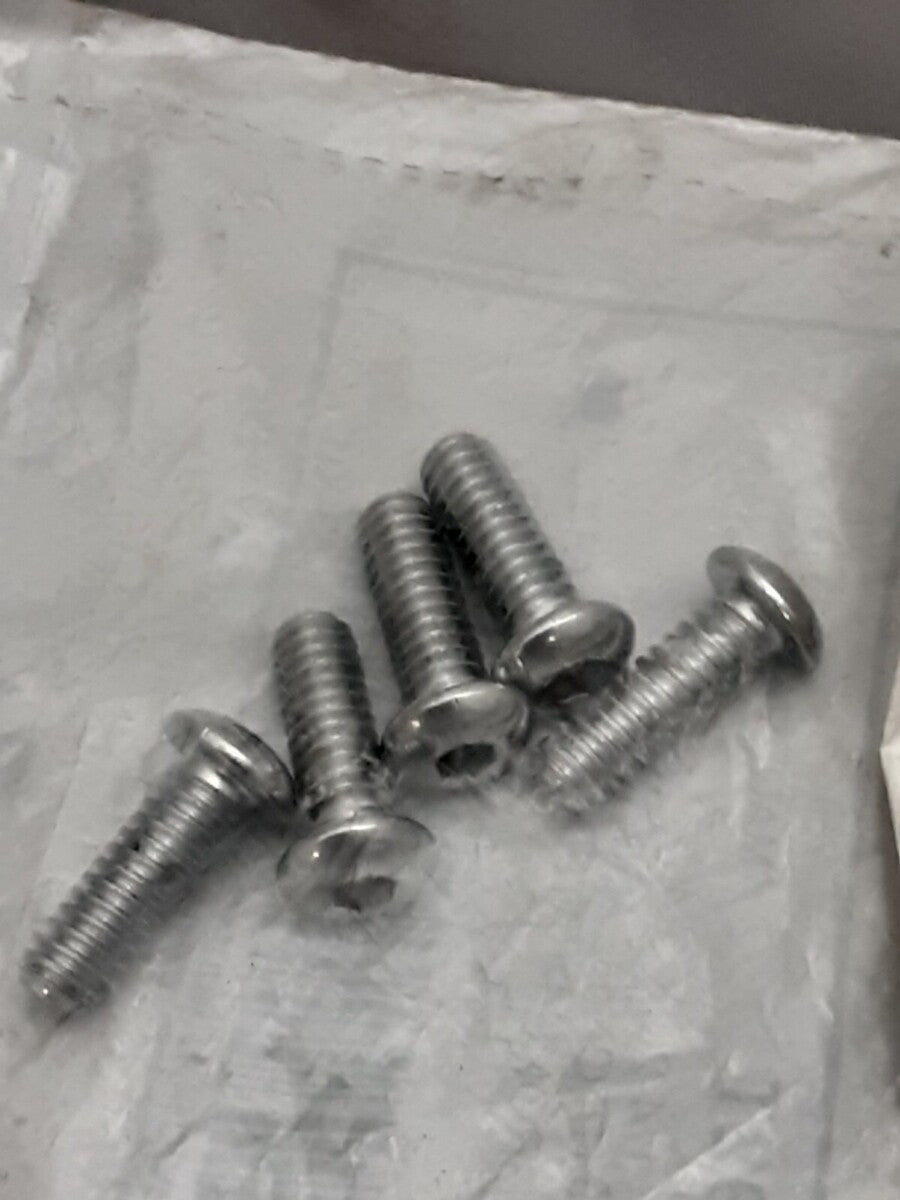 NEW GENUINE HARLEY DAVIDSON 94386-92T QTY5 1/4-20 X 3/4 Button Cap Torx Screw