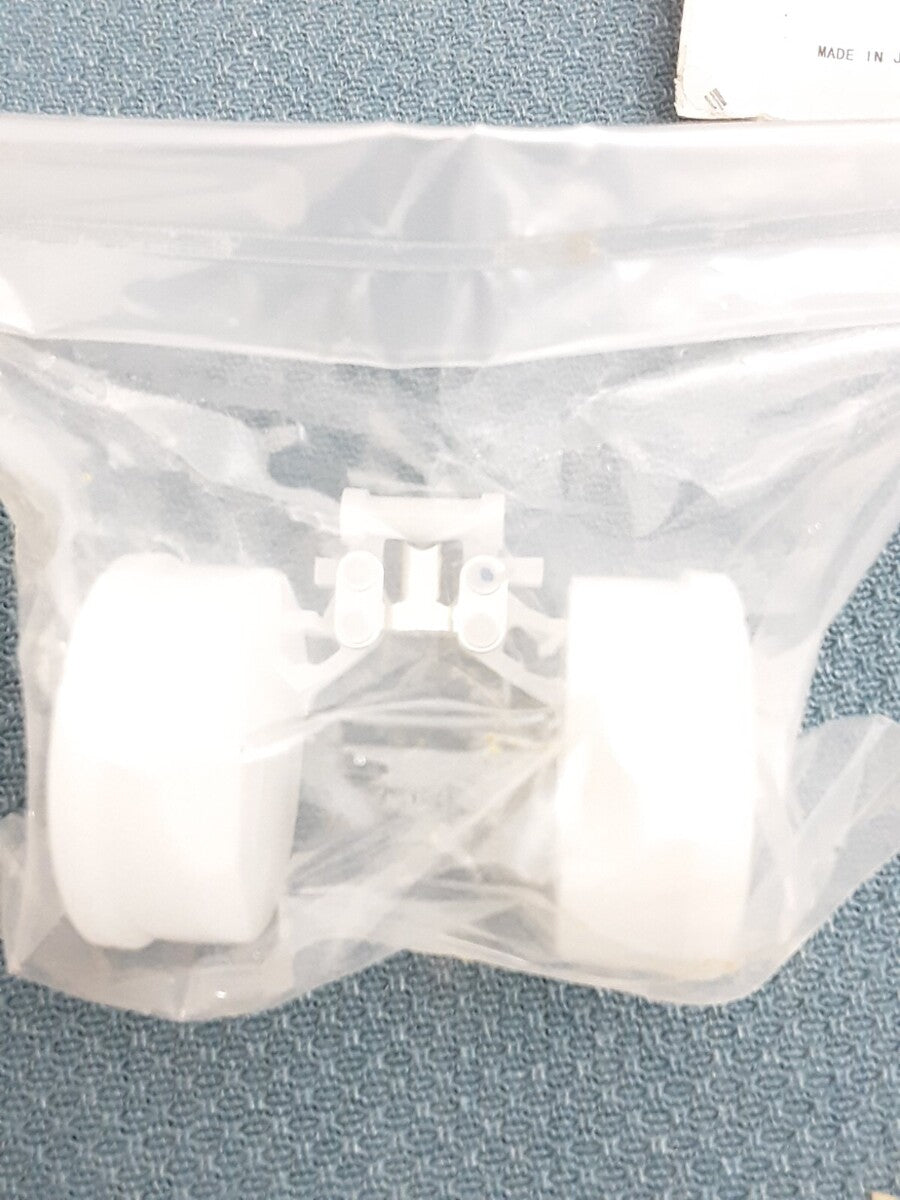 NEW GENUINE SUZUKI 13250-26E00 FLOAT ASSEMBLY Bandit GSF600 Eiger LT-F400 LT-A40