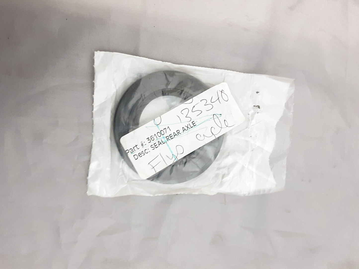 NEW GENUINE POLARIS 3610071 SEAL, REAR AXLE 1999-2001