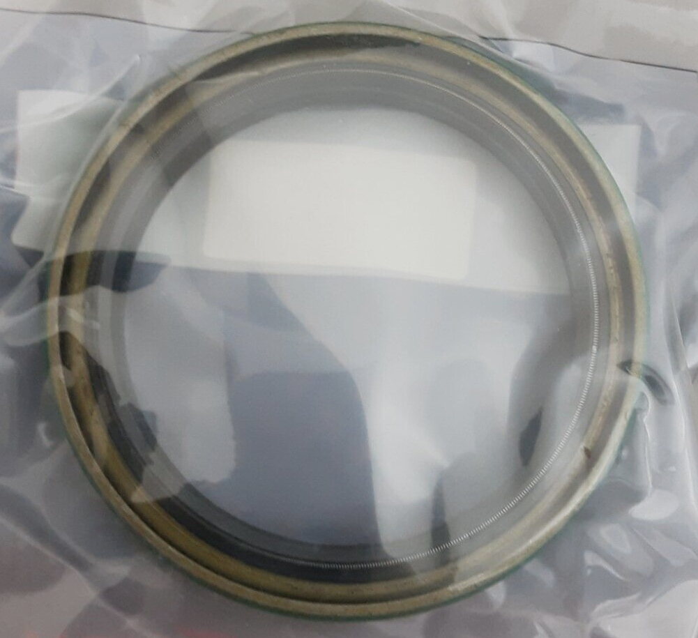 NEW GENUINE ARMOR TECH AT-09574 WHEEL HUB INNER SEAL SE505