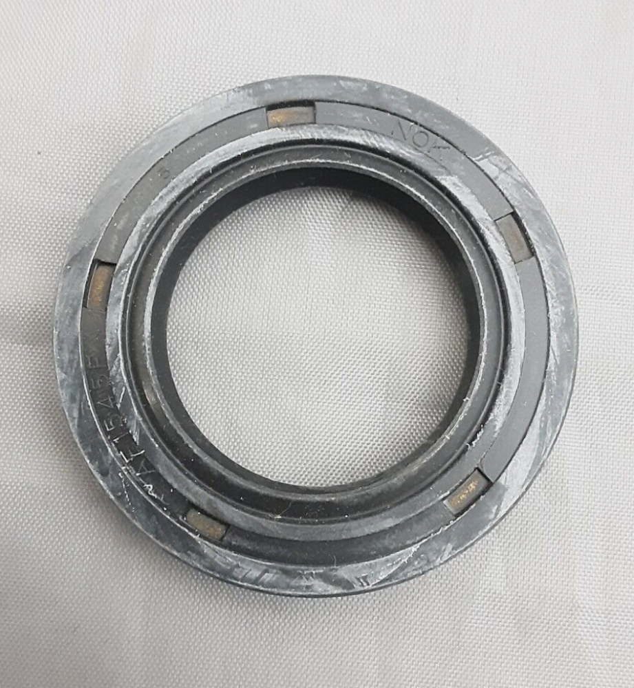 NEW GENUINE KAWASAKI 92049-1231 SEAL-OIL Bayou KLF300 Mule KAF450 2011-1986