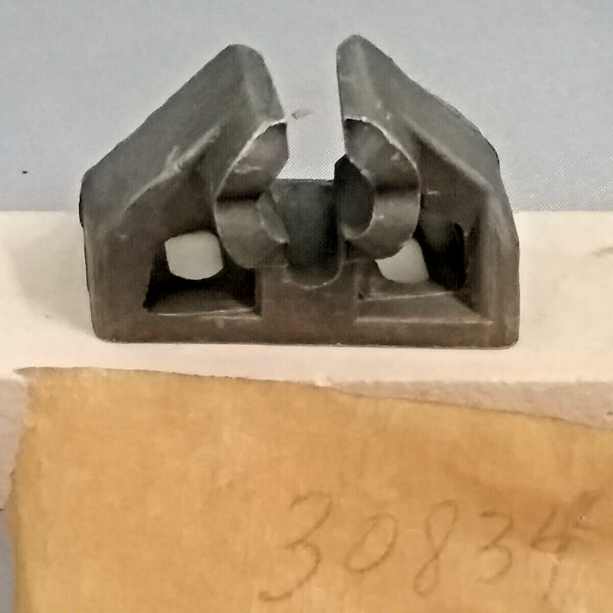 NEW QUICKSILVER 30834 BRACKET MERCURY OUTBOARD 4-40HP