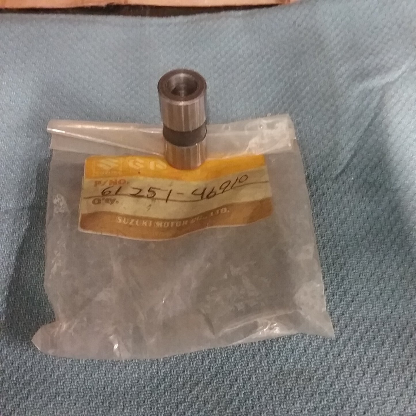 NEW GENUINE SUZUKI 61251-46910 SPACER RM80 1977-1983