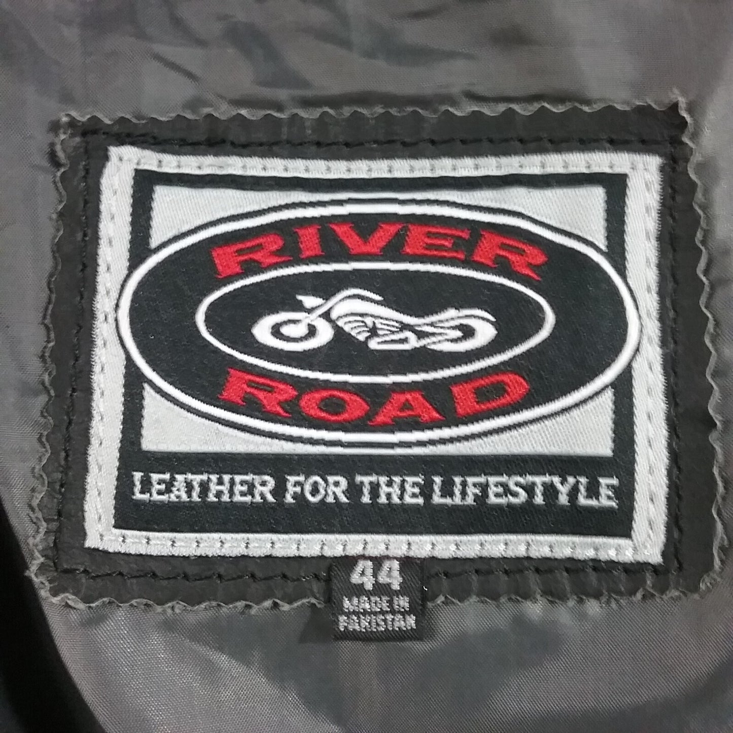 NEW RIVER ROAD 09-3919 RAMBLER DISTRESSED LEATHER VEST SZ 44 SNAP FRONT