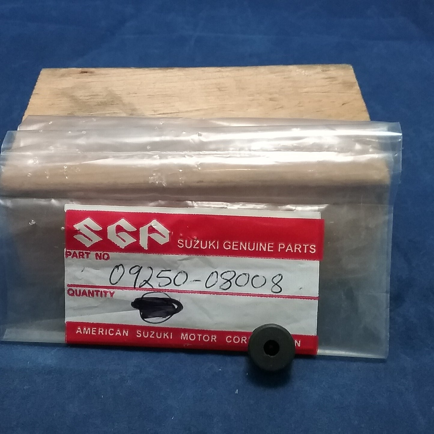 NEW GENUINE SUZUKI 09250-08008 CUSHION, COWLING