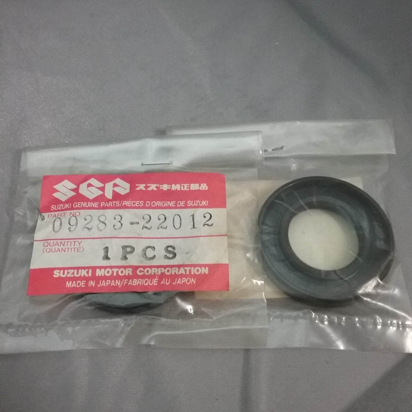 QTY2 NEW GENUINE SUZUKI 09283-22012 DUST SEAL, FRONT HUB INNER LT80