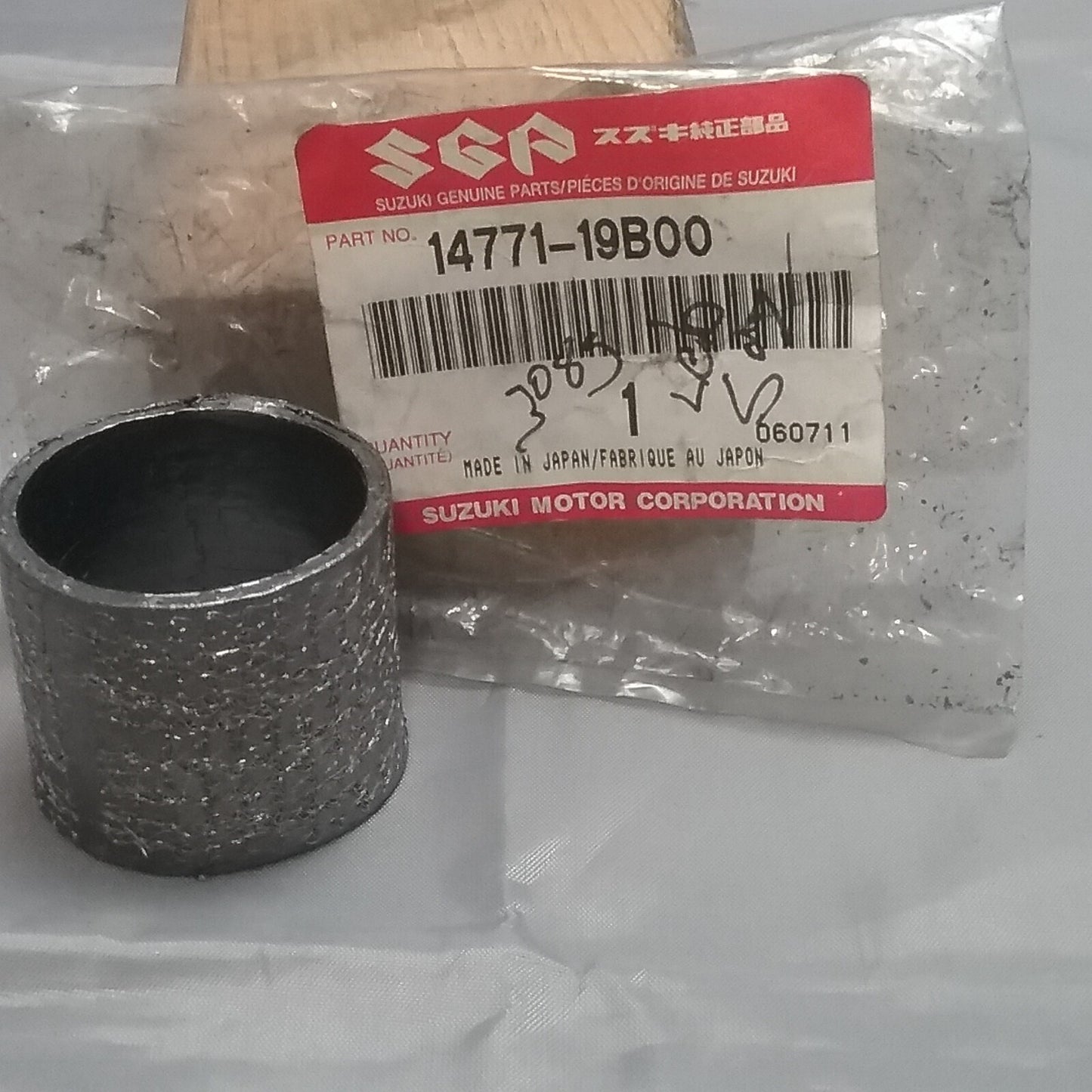 NEW GENUINE SUZUKI 14771-19B00 CONNECTOR 1996-2014