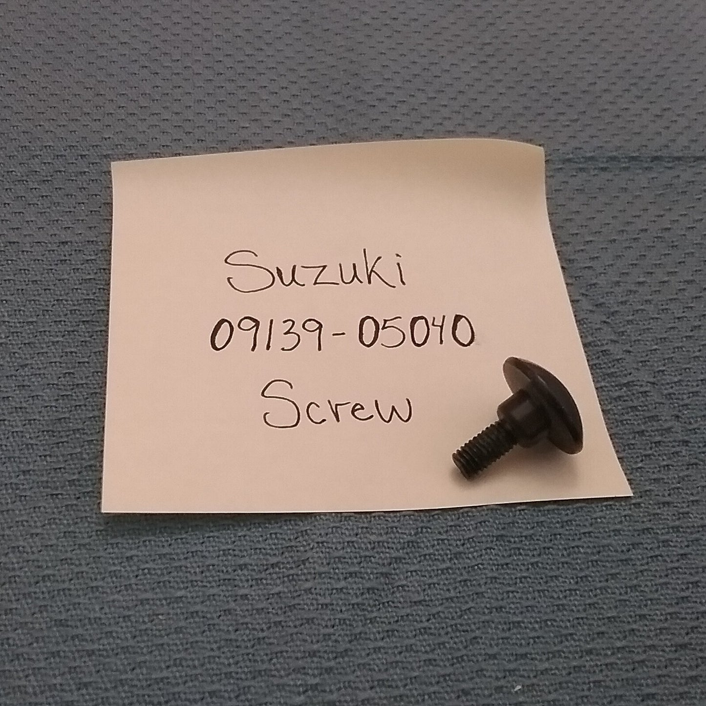 NEW REPLACES SUZUKI 09139-05040 REAR FENDER SCREW 1987-2002
