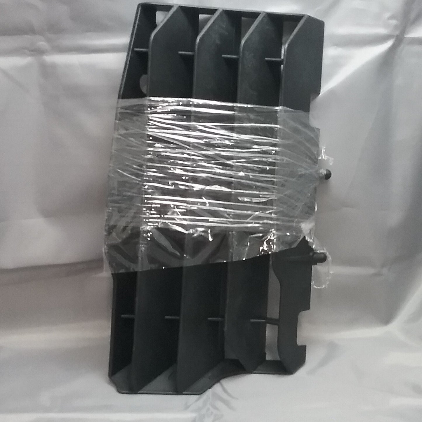 NEW GAS GAS BE73055GG-CLJ-1 LEFT RADIATOR GRILL BLACK