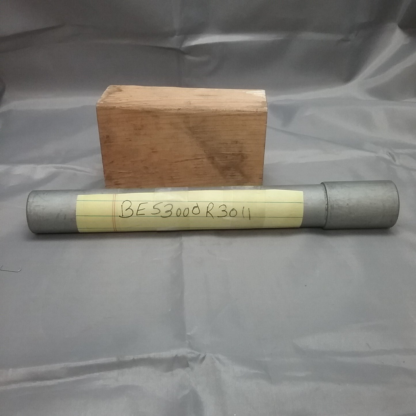 NEW GASGAS BE53000R3011 FRONT WHEEL AXLE