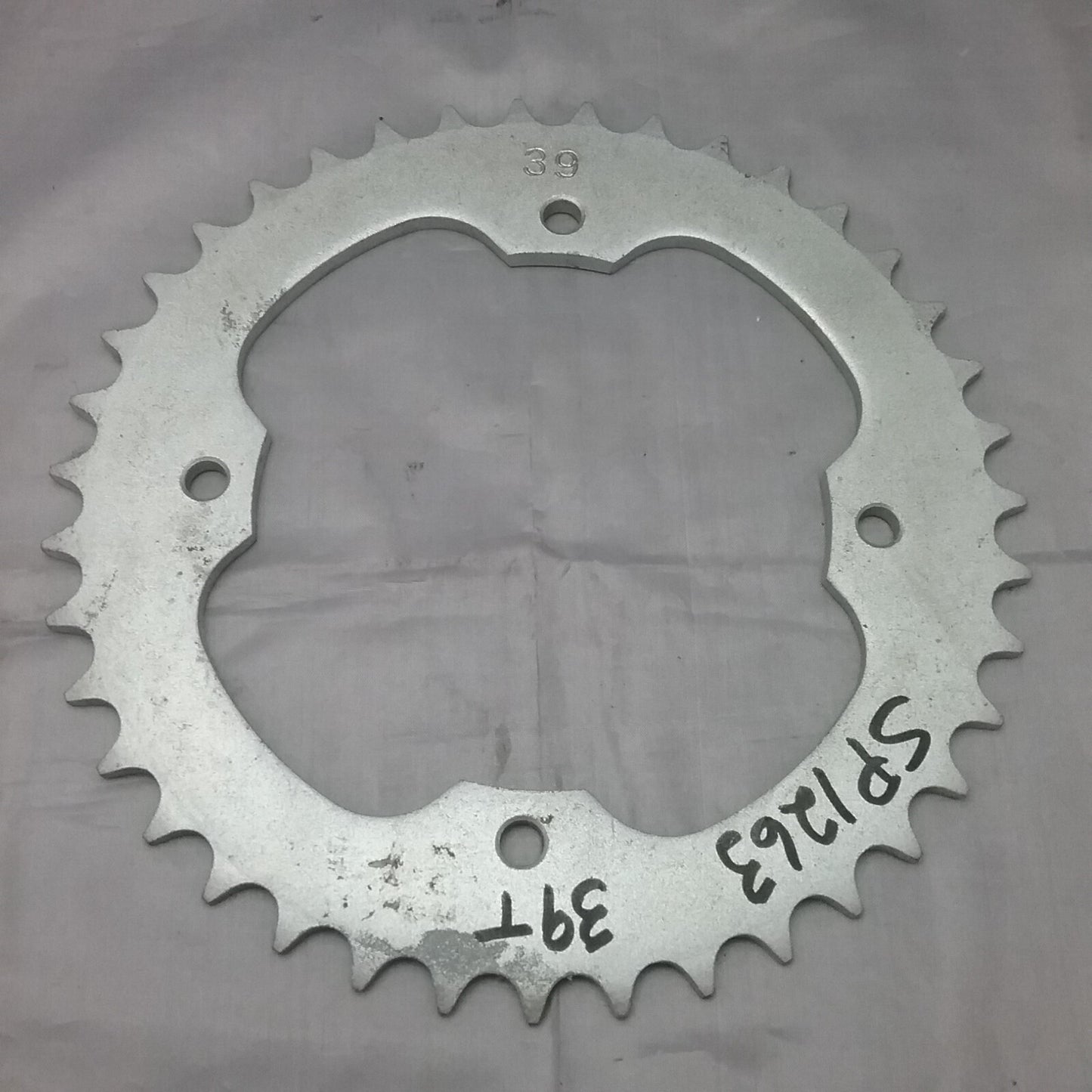 NEW SUNSTAR 2-634439 REAR STEEL SPROCKET 39T