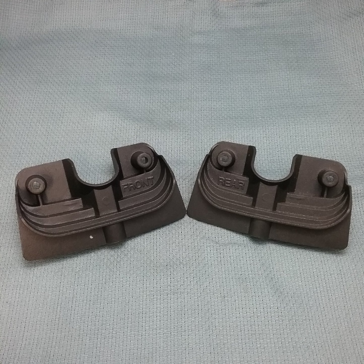 NEW GENUINE HARLEY-DAVIDSON 61400148 FINNED HEADBOLT BRIDGE, FRONT & BACK SET