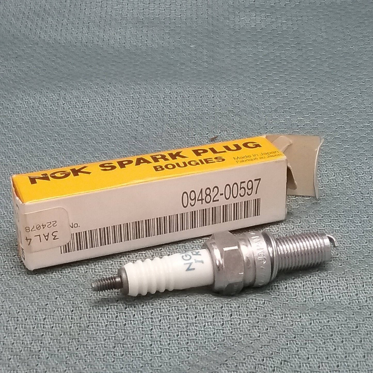 NEW NGK 09482-00597 SPARK PLUG REPLACES SUZUKI