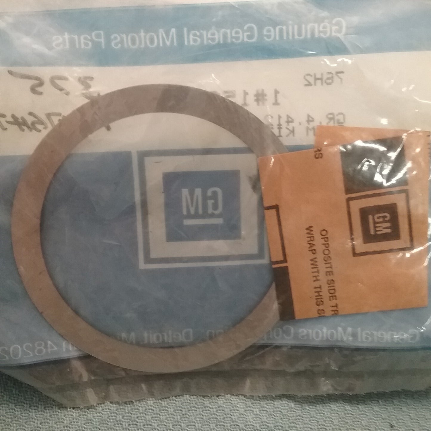 NEW GENUINE GM 15636195 Shim, Mainshaft Rear Bearing (.0165, .0175)