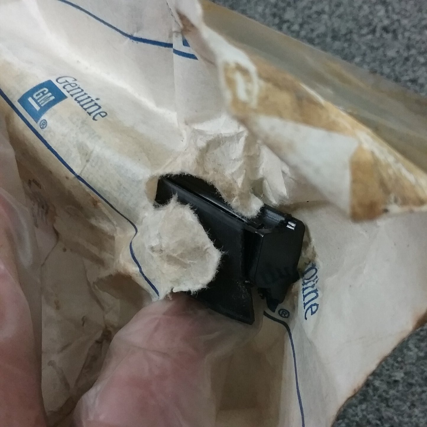 NEW GENIUNE GENERAL MOTORS 10435566 REVEAL MOLDING