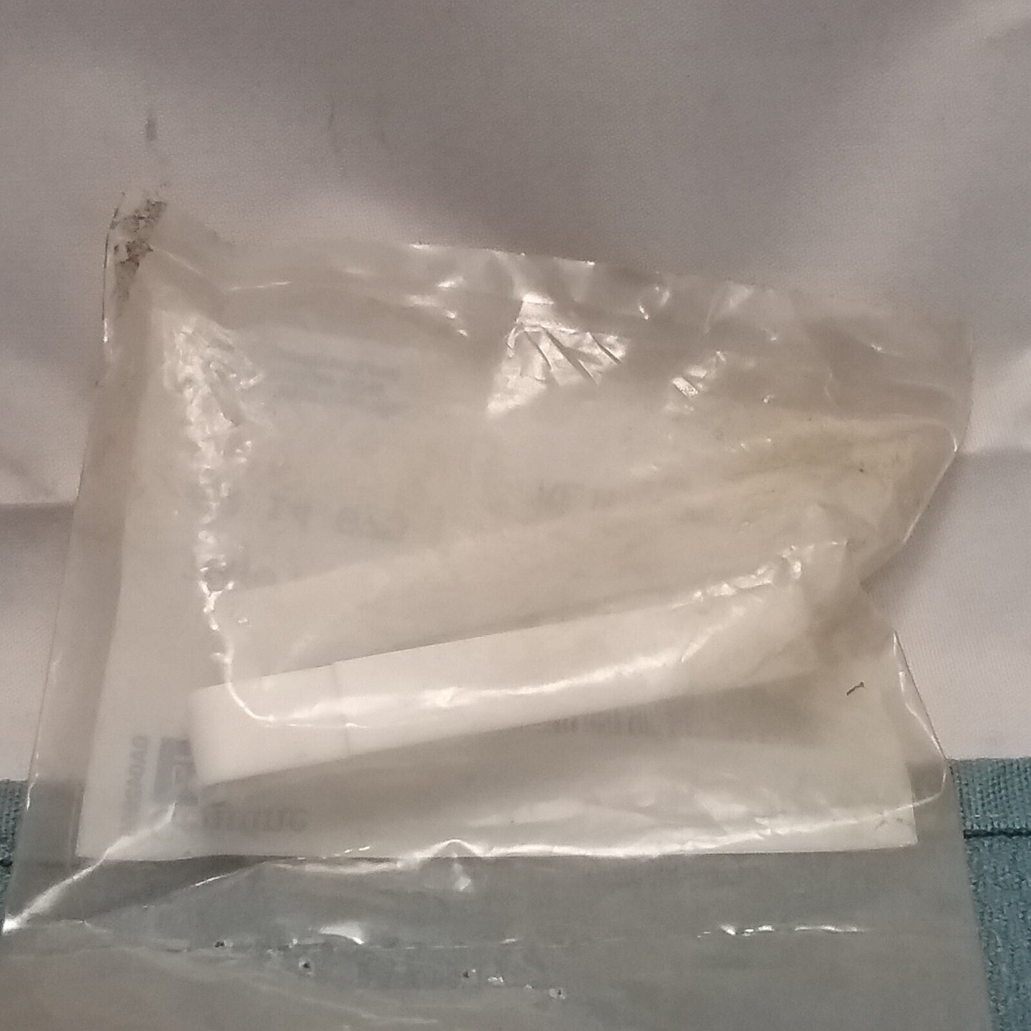 QTY 2 NEW GENUINE GM 25726416 F RETAINER