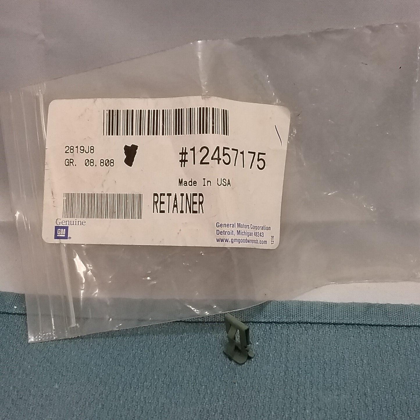 NEW GENUINE GM 12457175 FRONT SEAT ADJUSTER SWITCH RETAINER