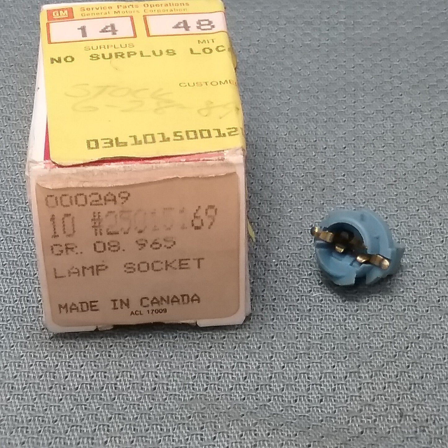 NEW GENUINE GM 25015169 Socket, Wedge Base Lamp