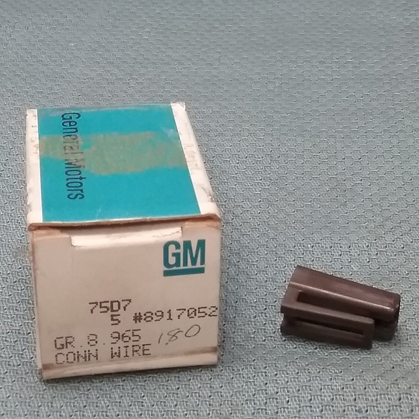 NEW GENUINE GM 8917052 Connector, Wire (W/O Leads) *Brown