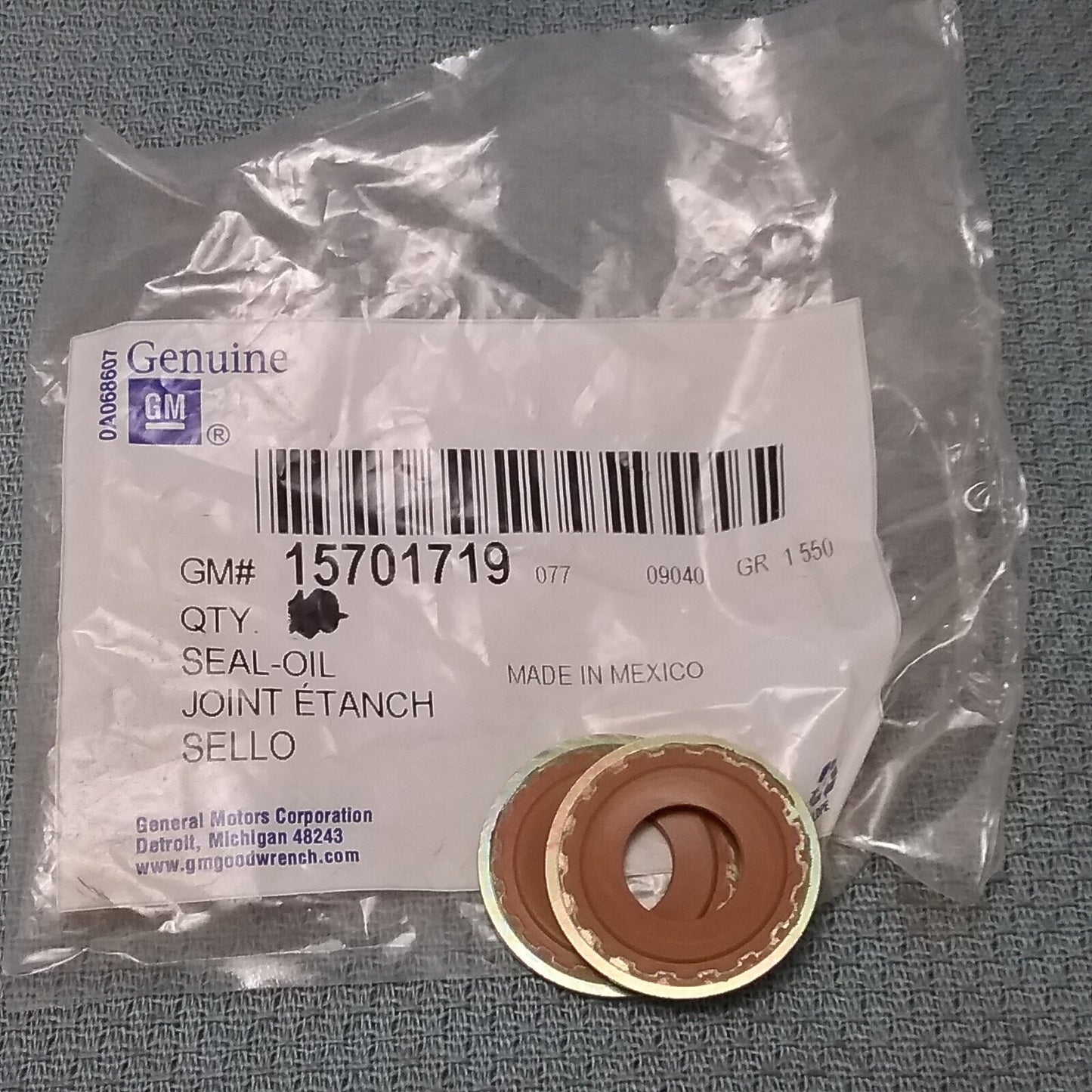 QTY 2 GENUINE GM 15701719 Seal, Oil Filter Adapter