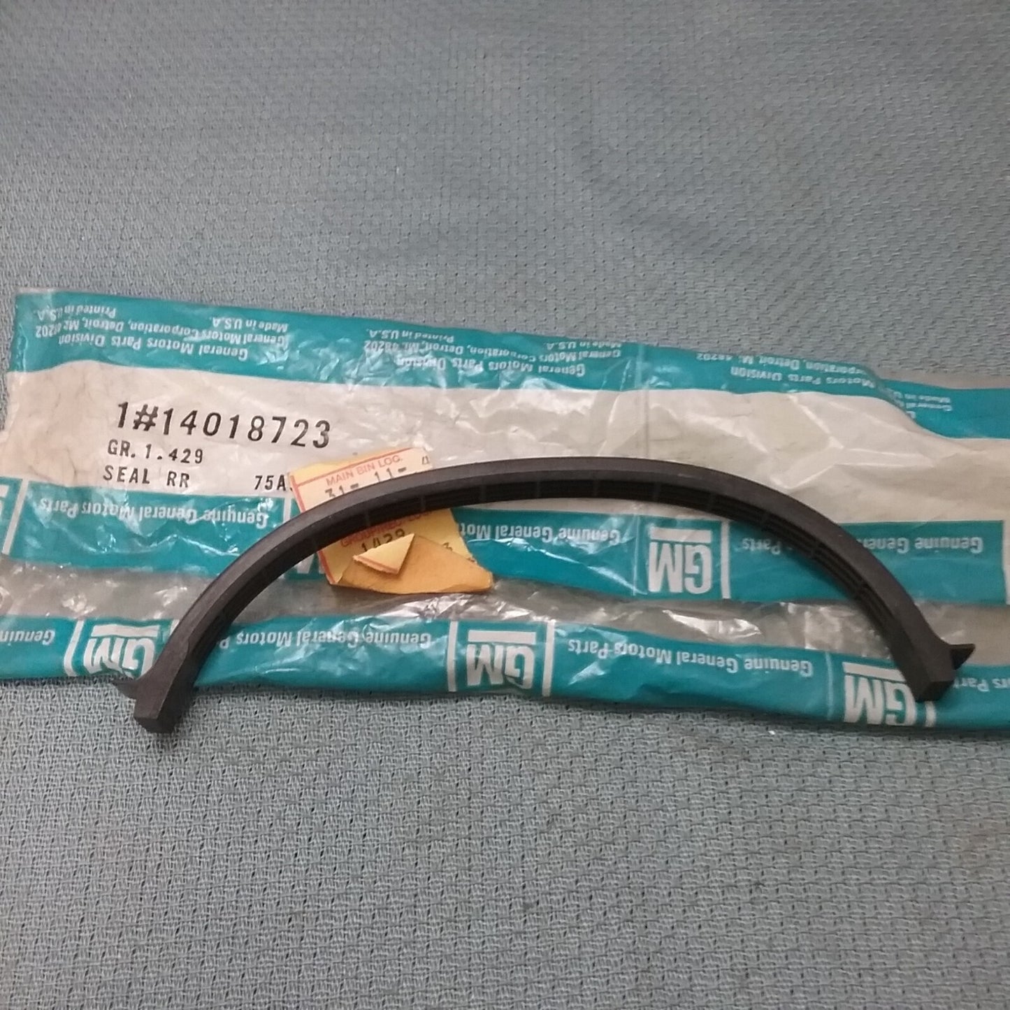 NEW GENUINE GM 14018723 Seal, Oil Pan Rear