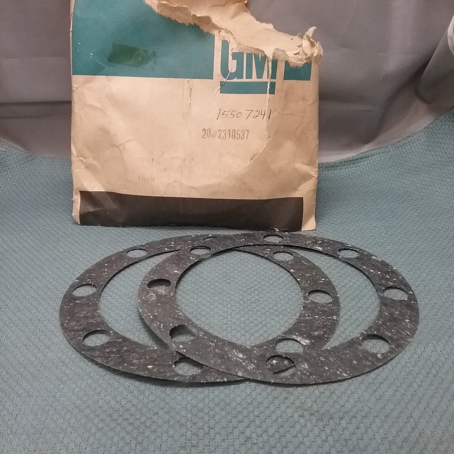 QTY 2 NEW GENUINE GM 2310537 GASKET, REAR AXLE SHAFT
