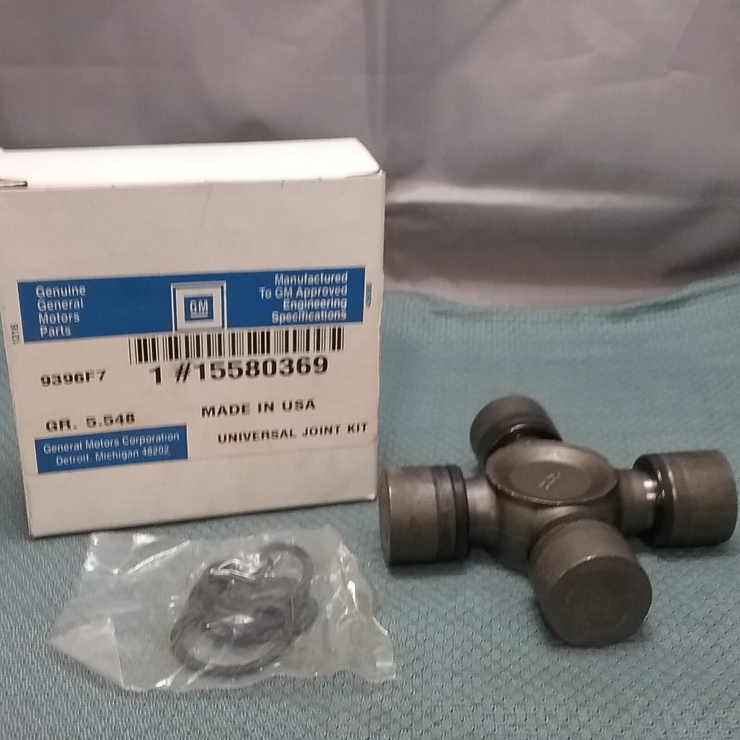 NEW GENUINE GM 15580369 UNIVERAL JOINT KIT