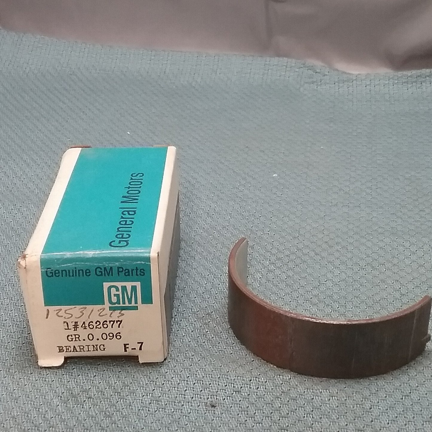 NEW GENUINE GM 462677 BEARING