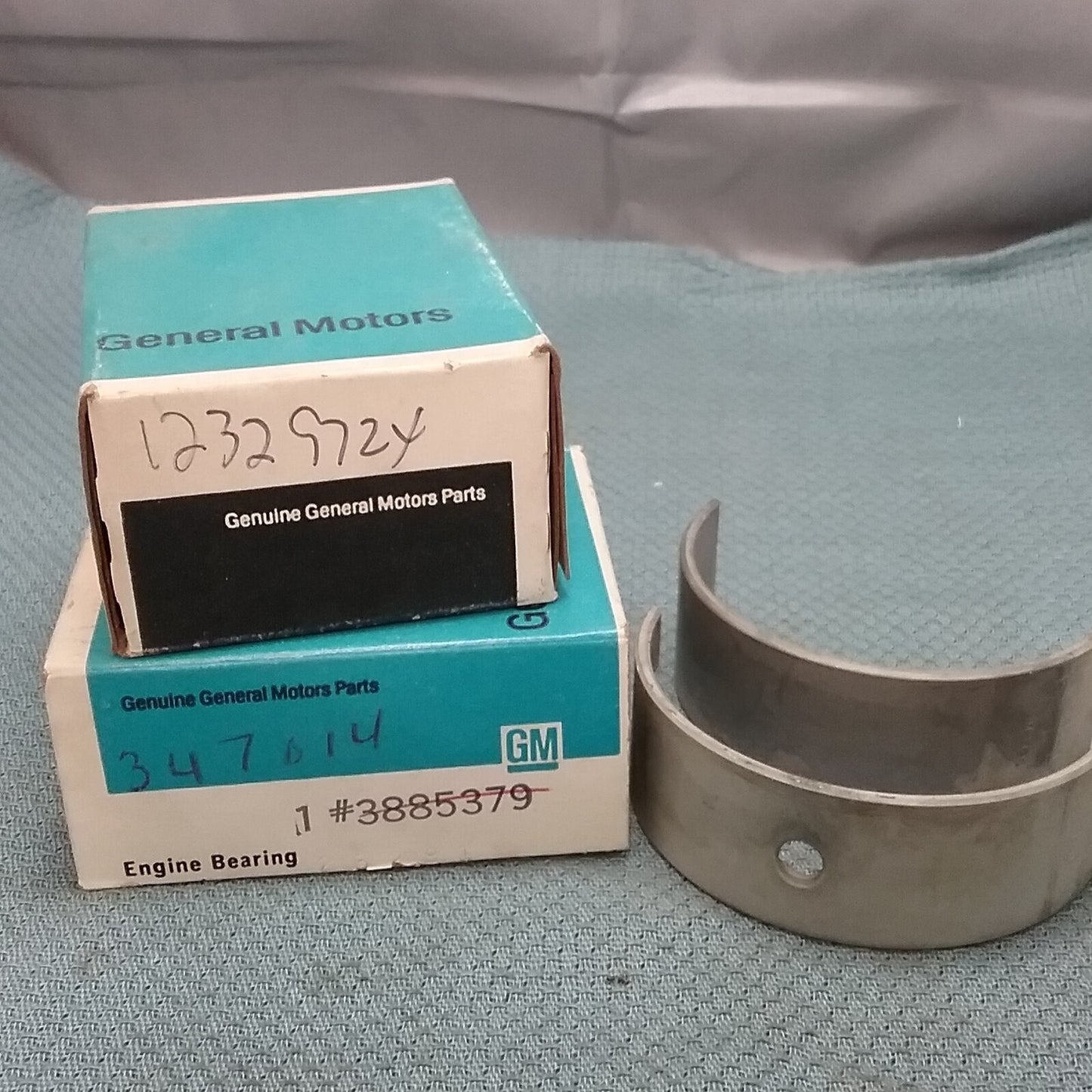 NEW GENUINE GM 3885379 ENGINE BEARING