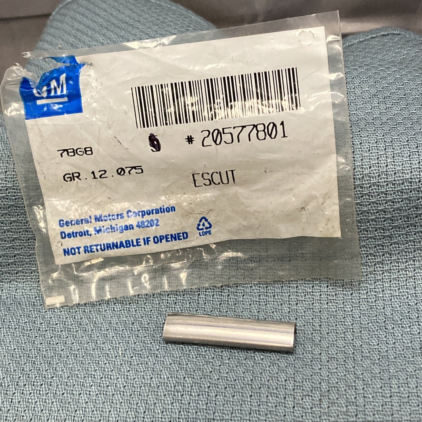 NEW GENUINE GM 20577801 ESCUT, MOLDING SCALP WINDSHIELD & ROOF DRIP 1985-1991