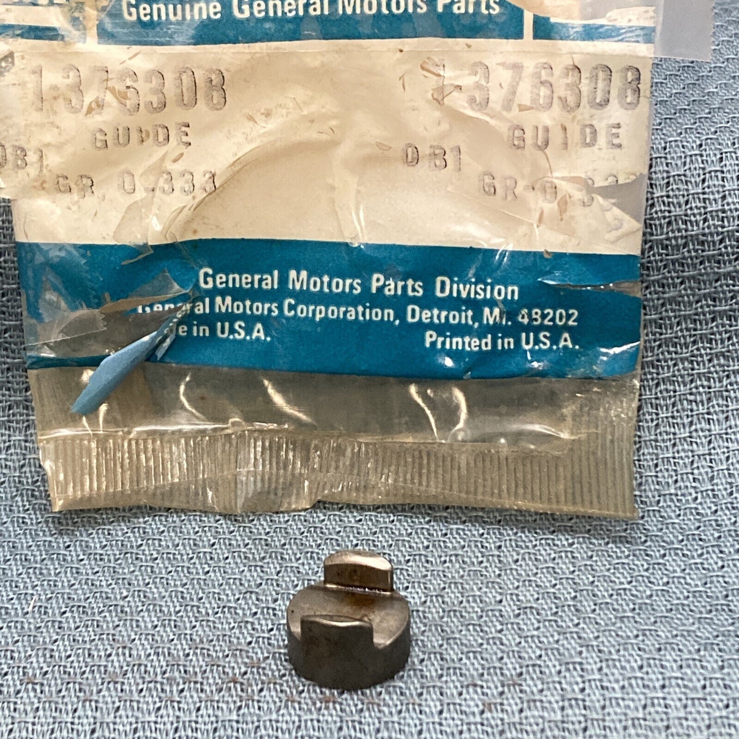 NEW GENUINE GM 376308 GUIDE, VALVE ROCKER ARM 1982-1987 GR 0.333