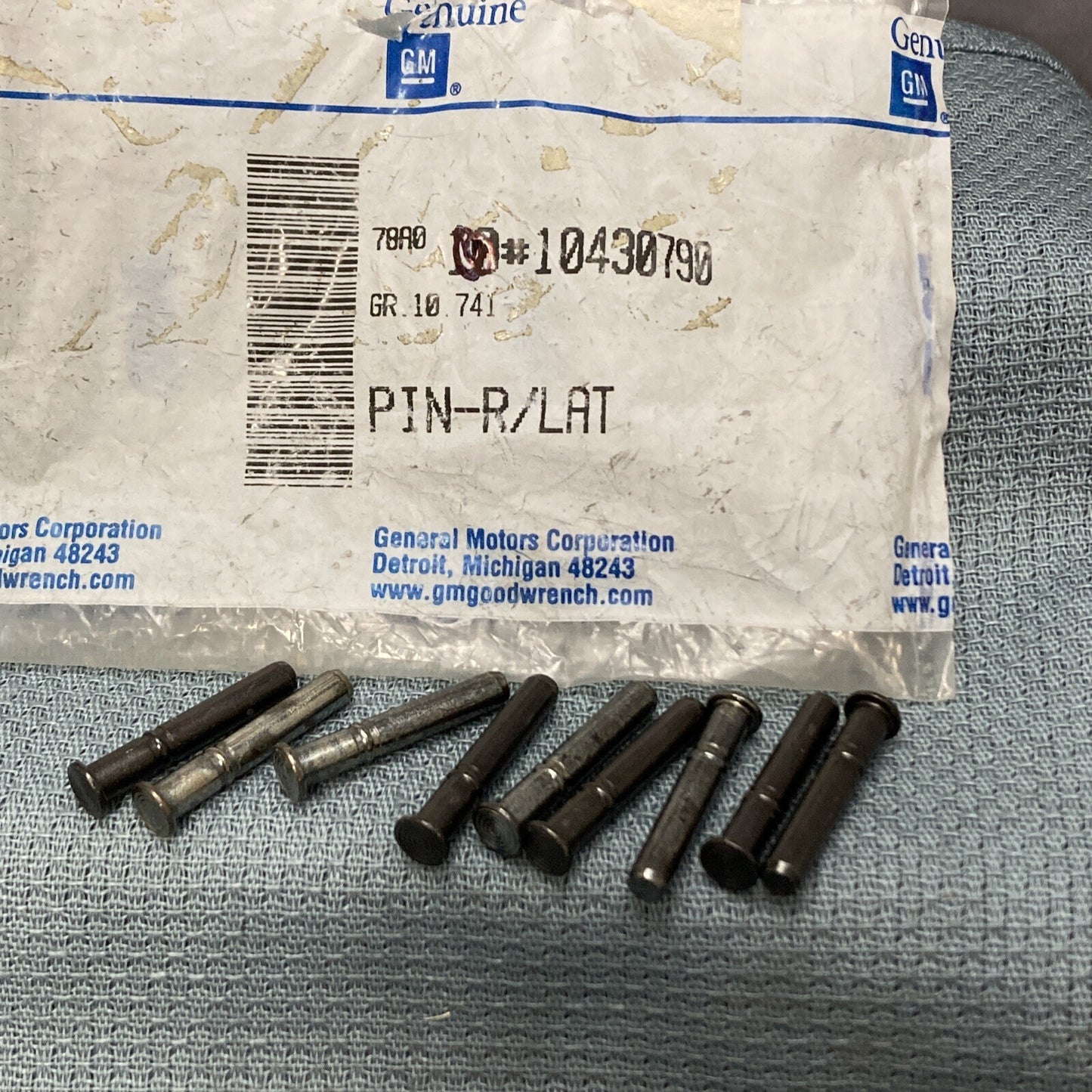 NEW GENUINE GM 10430790 PIN, REAR SIDE DOOR WINDOW LATCH