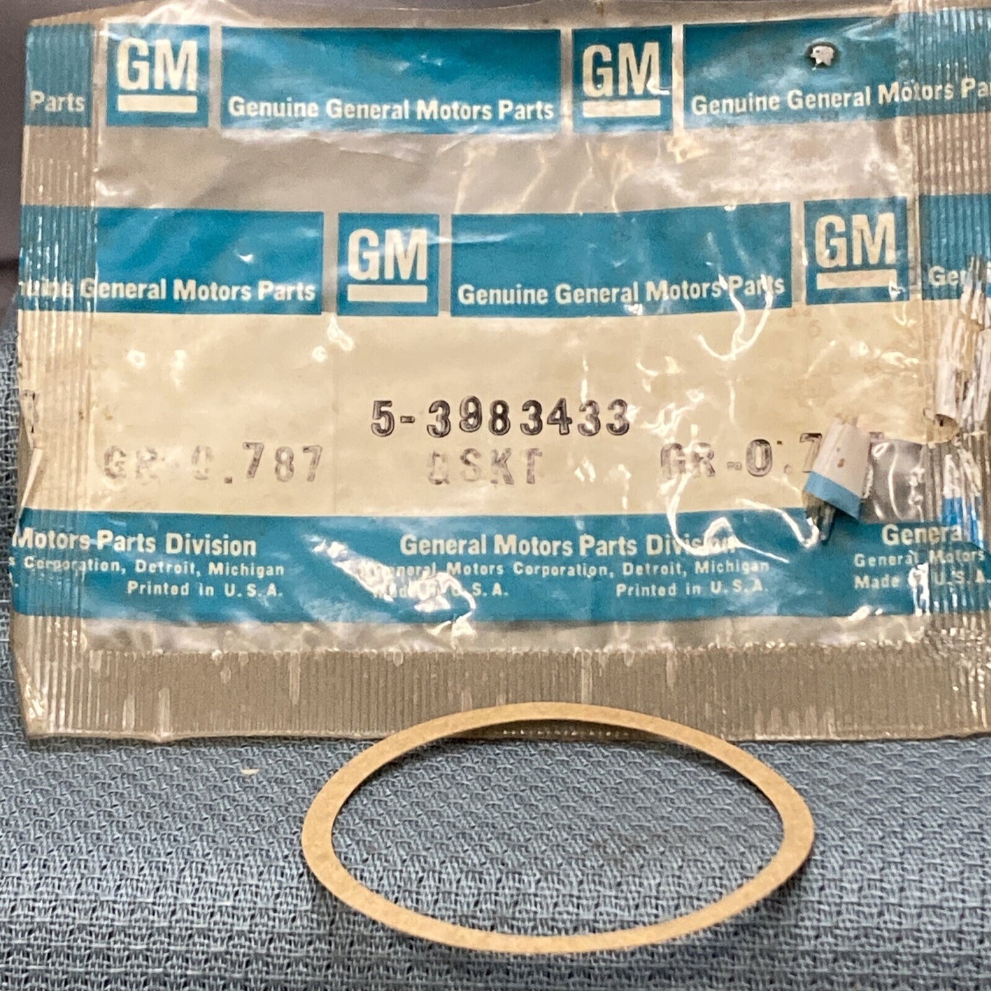 NEW GENUINE GM 3983433 GASKET, CLUTCH RELEASE SUPPORT GUIDE GR 0.787