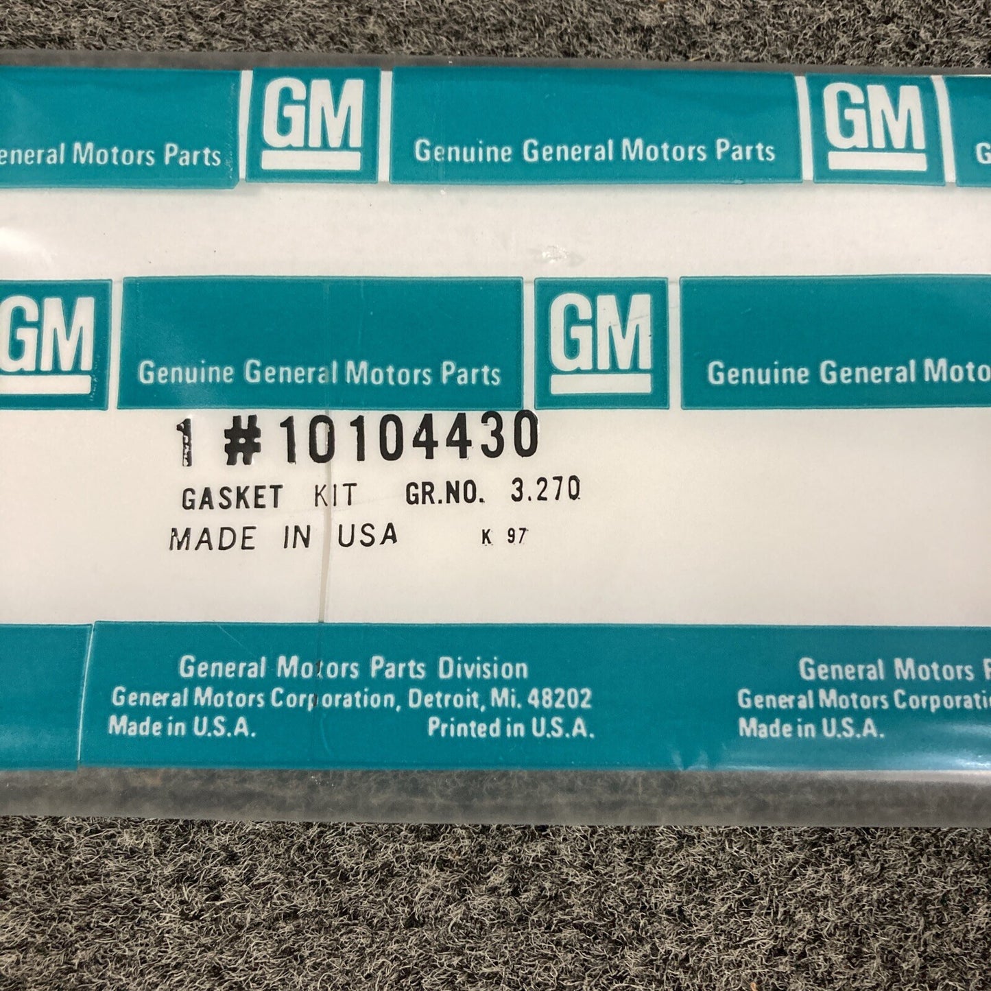 NEW GENUINE GM 12513084 Engine Intake Manifold Gasket Set