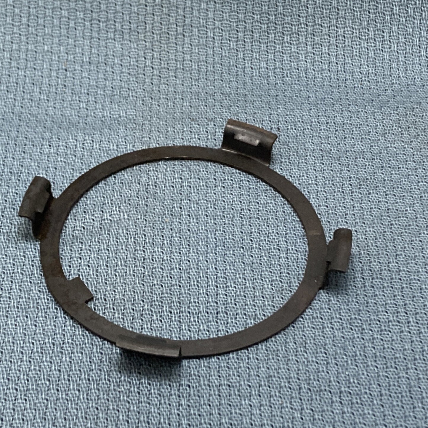 NEW GENUINE GM 8654491 RETAINER, FRONT HELIX SEAL 1983-2014 GR 4.226