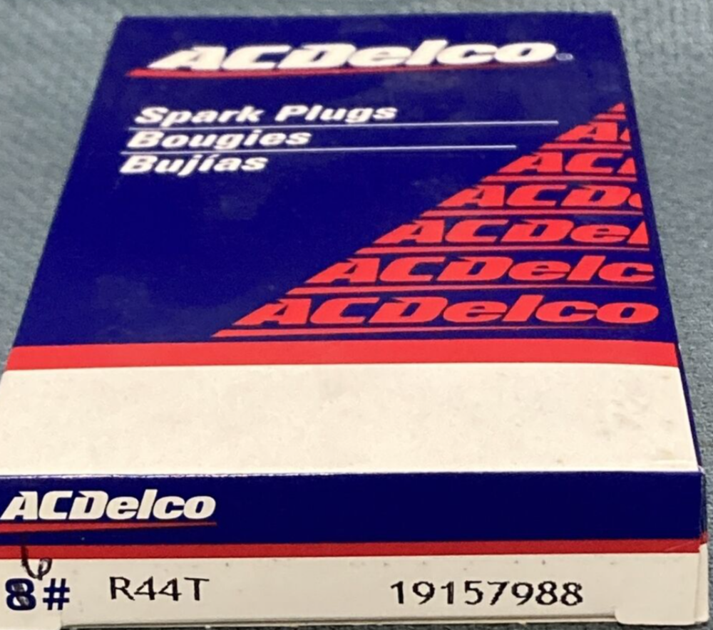 QTY 6 NEW ACDELCO R44T SPARK PLUG ASSEMBLY GM 19157988