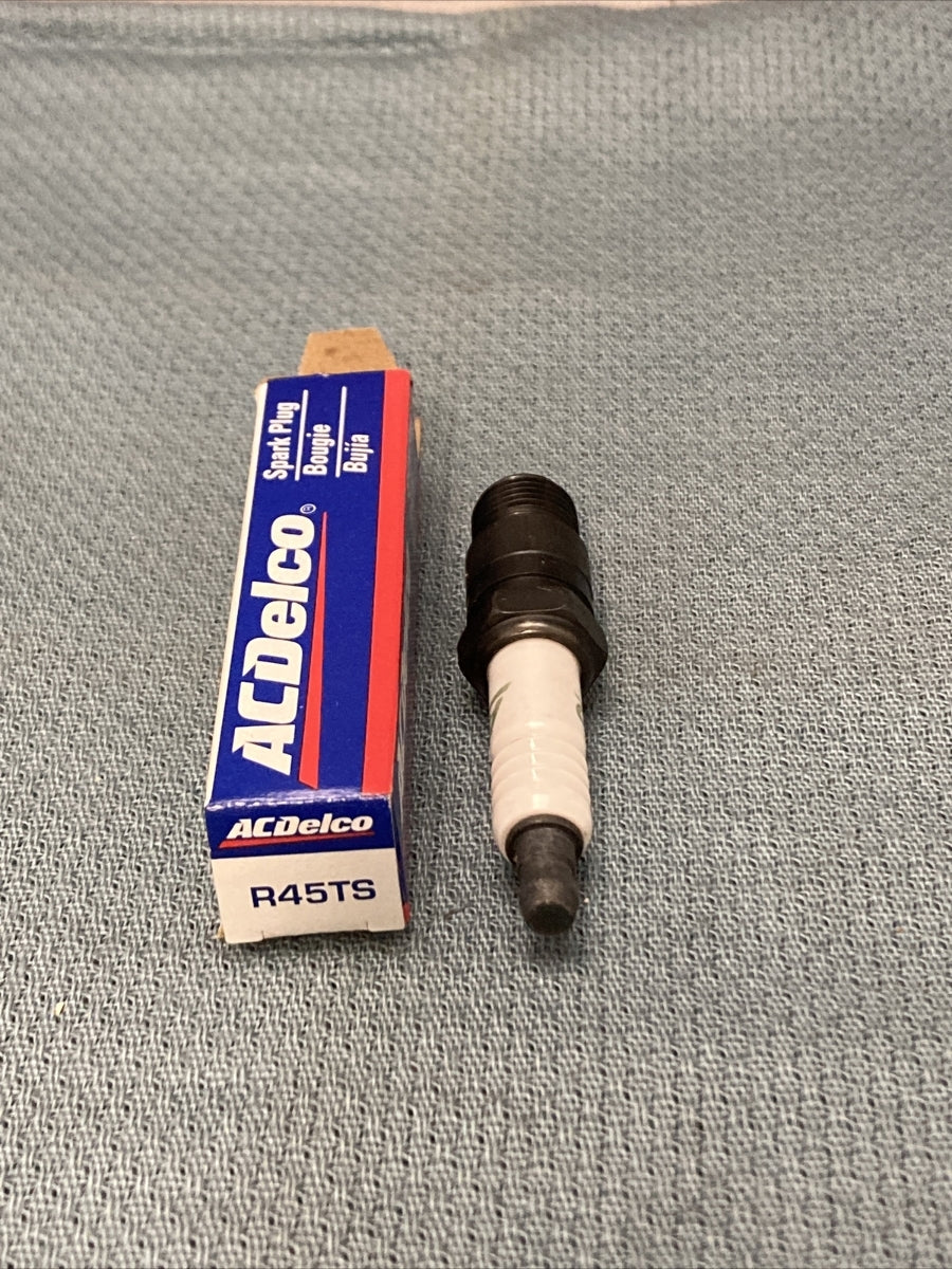 NEW ACDELCO R45TS SPARK PLUG GM 5613957