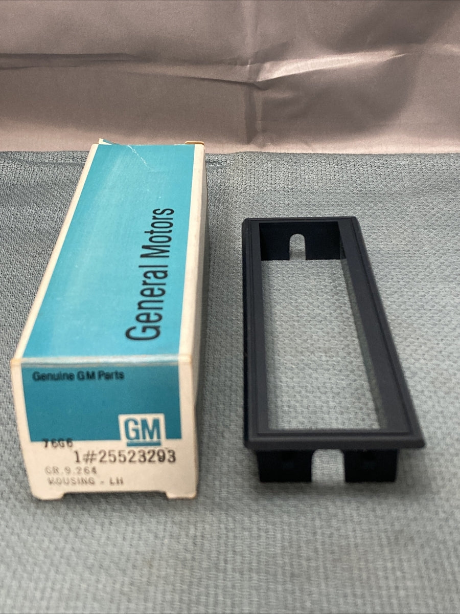 NEW GENUINE GM 25523293 HOUSING, AIR OUTLET GR 9.264