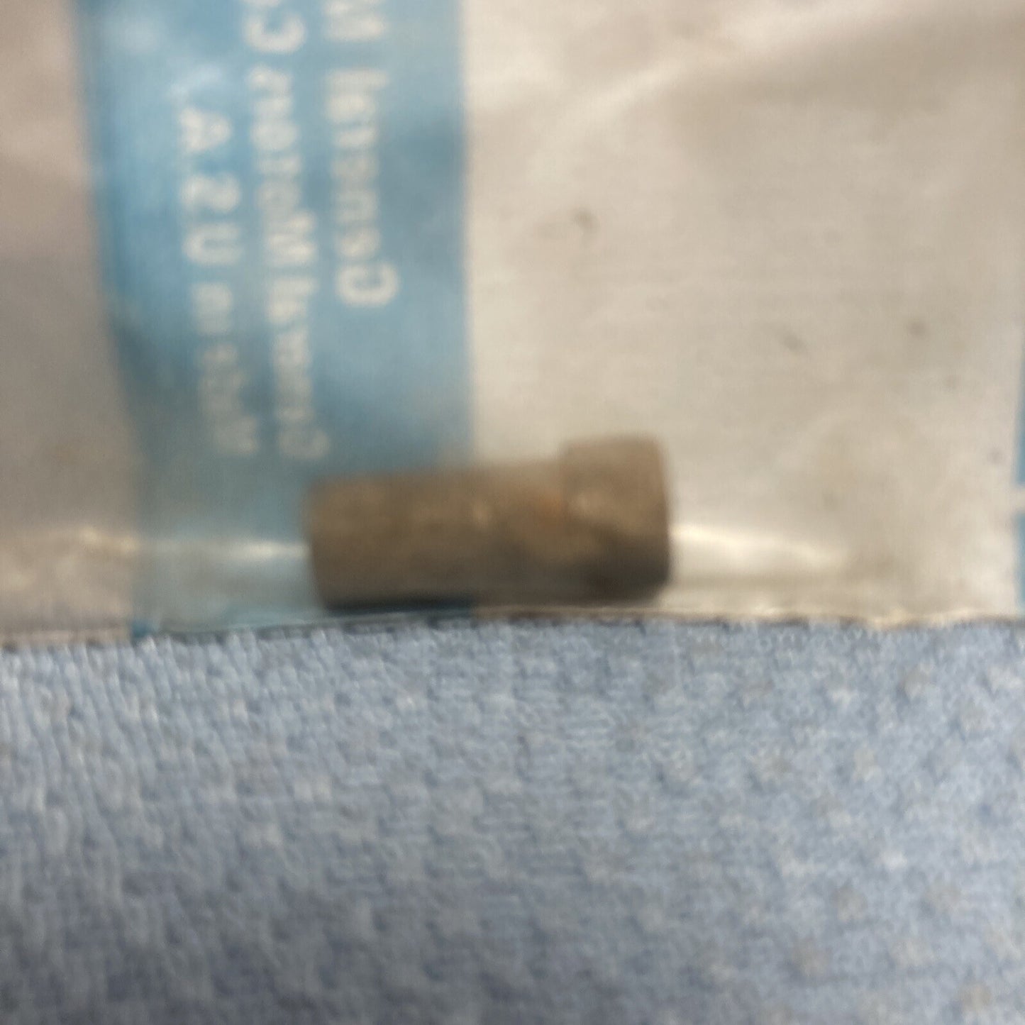 NEW GENUINE GM 3728891 PIN, GEAR SHIFT LEVER GUIDE