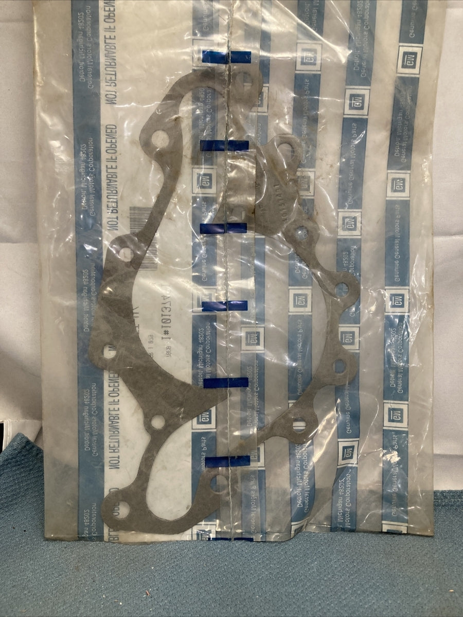 NEW GENUINE GM 10137491 GASKET, WATER PUMP COVER GR.1.079