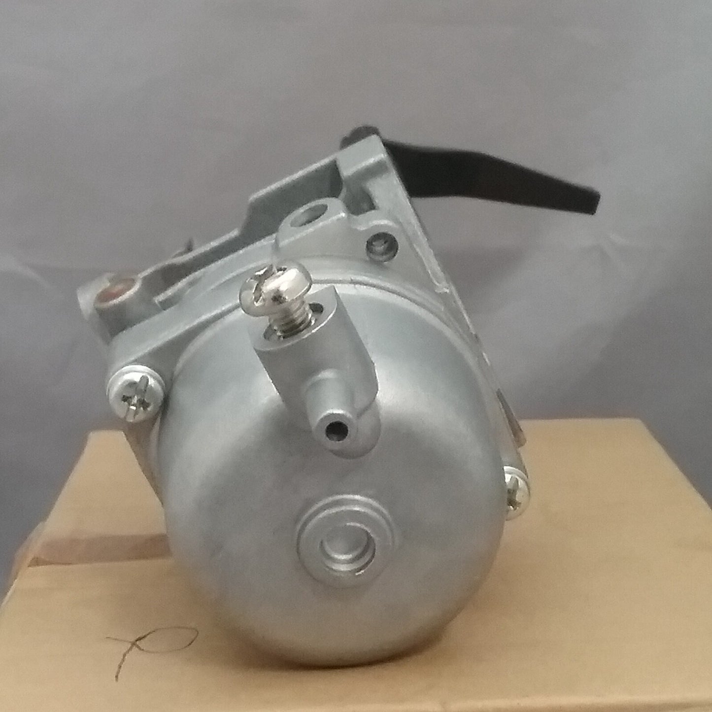 NEW GENUINE SUBARU 20B-62301-10 CARBURETOR SUPERSEDED 20B-62301-30 20B-62301-40