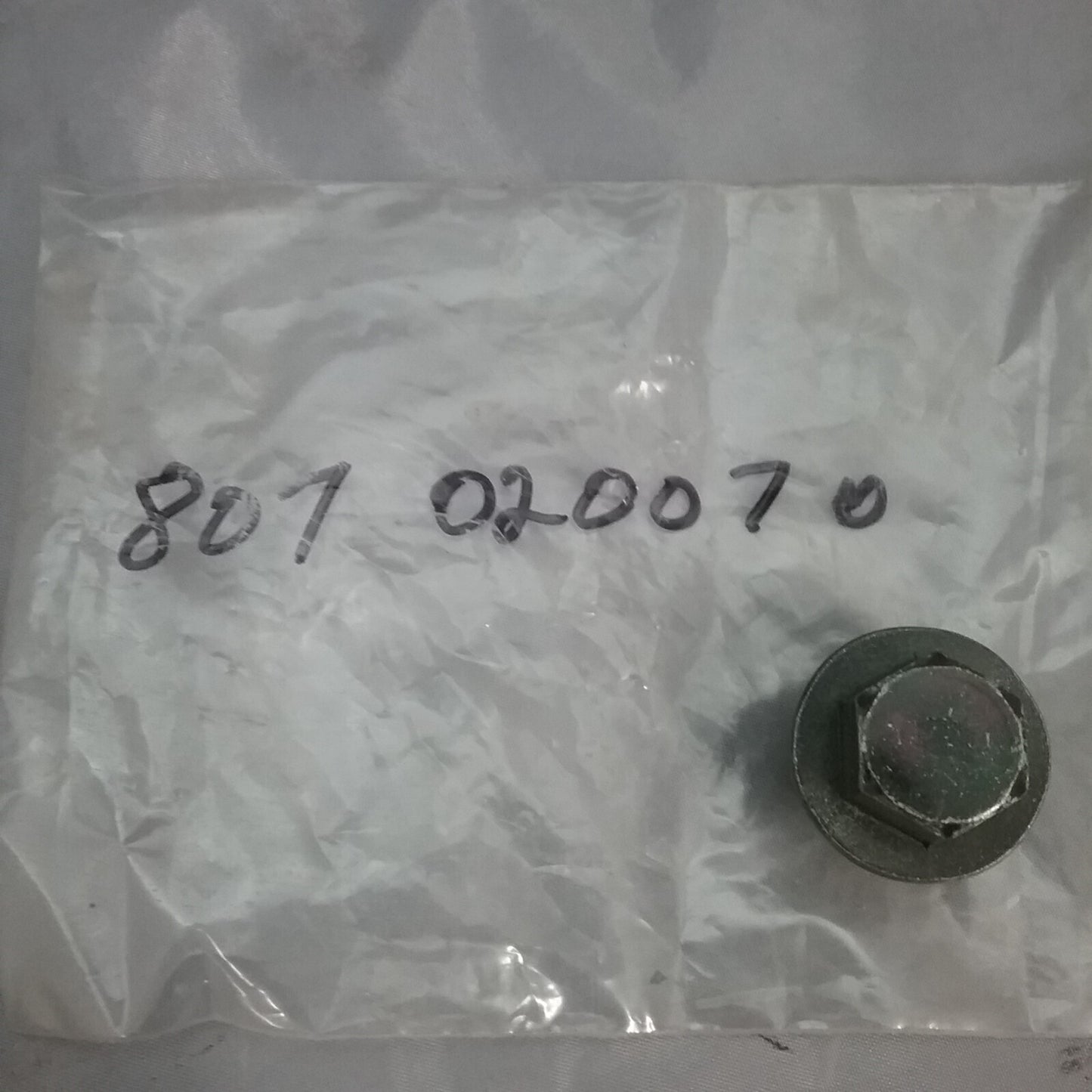 NEW ROBIN SUBARU 807020070 PLUG SUPERSEDES 807020010