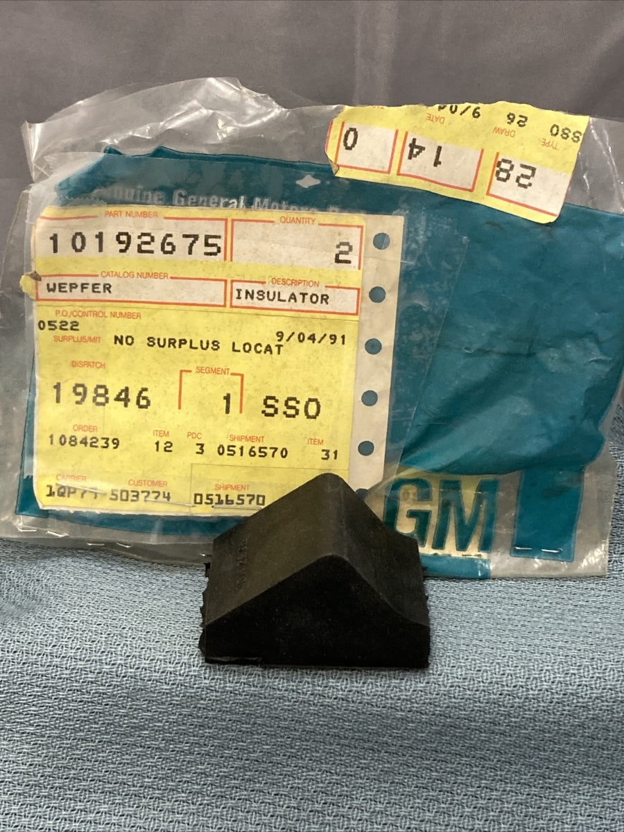 NEW GENUINE GM 10192675 INSULATOR, FUEL TANK 1982-1993